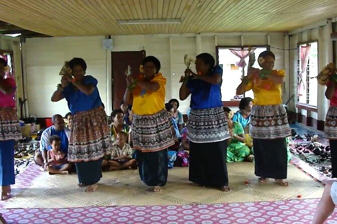 "Coral Coast Adventure: Pottery, Kava, Meke, Dunes & Temple'' - Sigatoka Market: Local Produce, Quick Conversations, Limited Time