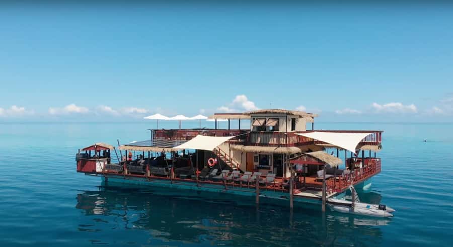 Denarau: Seventh Heaven Floating Bar Day Trip - Kayaks for 30 minutes: using the included rental well