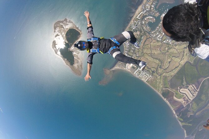 Extreme 12000ft Tandem Jump (45 seconds free fall) - After the Parachute Opens: Floating Back Over Denarau