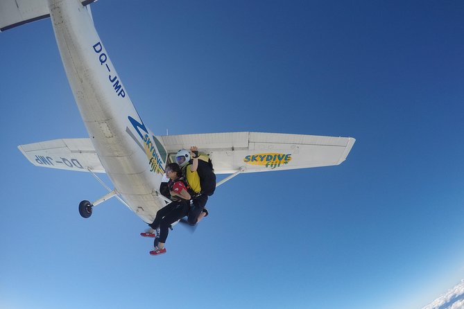 Extreme 12000ft Tandem Jump (45 seconds free fall) - Photo and Video Packages: What’s Worth Paying For (and What Isn’t)