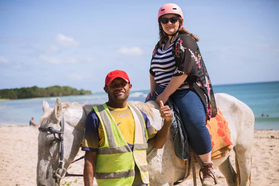 Fiji: Beach Horseback Riding Tour with Lunch and Transfer - Key things to know before you go