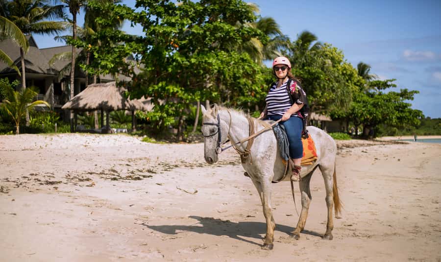 Fiji: Beach Horseback Riding Tour with Lunch and Transfer - A quick reality check on pickup and communication