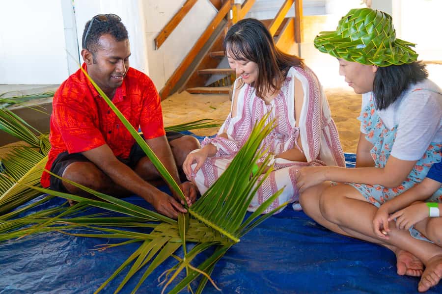 Fiji: Beachcomber Island Day Cruise with Snorkelling - Food and drinks: morning tea, buffet lunch, afternoon tea