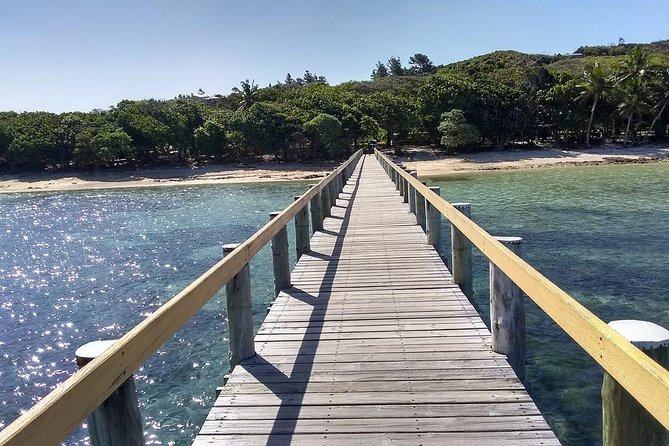 Fiji Coral Coast Venture - Sigatoka stop: market browsing, town lookout, and lunch options