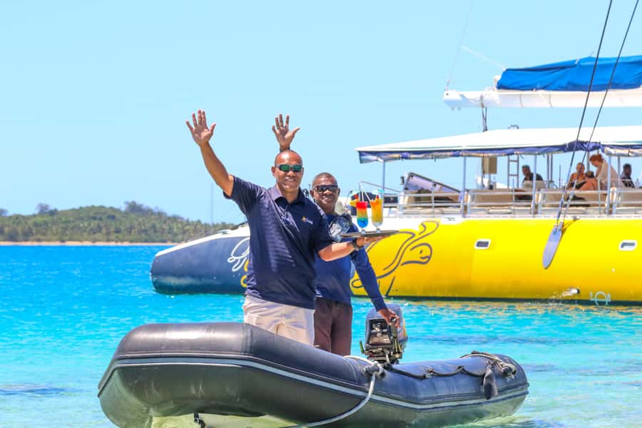 Fiji: South Sea Sailing Experience with Lunch & Drinks - Snorkeling at the reef: what makes it easier here