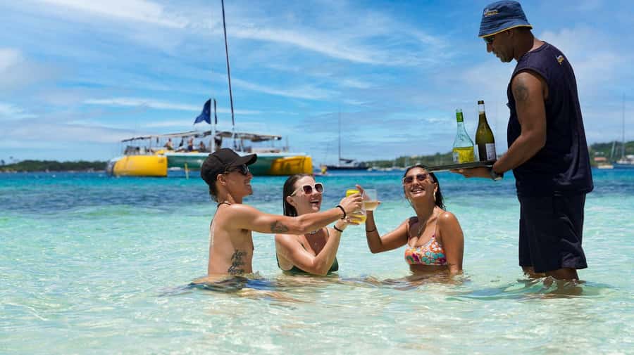 Fiji: South Sea Sailing Experience with Lunch & Drinks - Food and drinks: a full day built around real meals