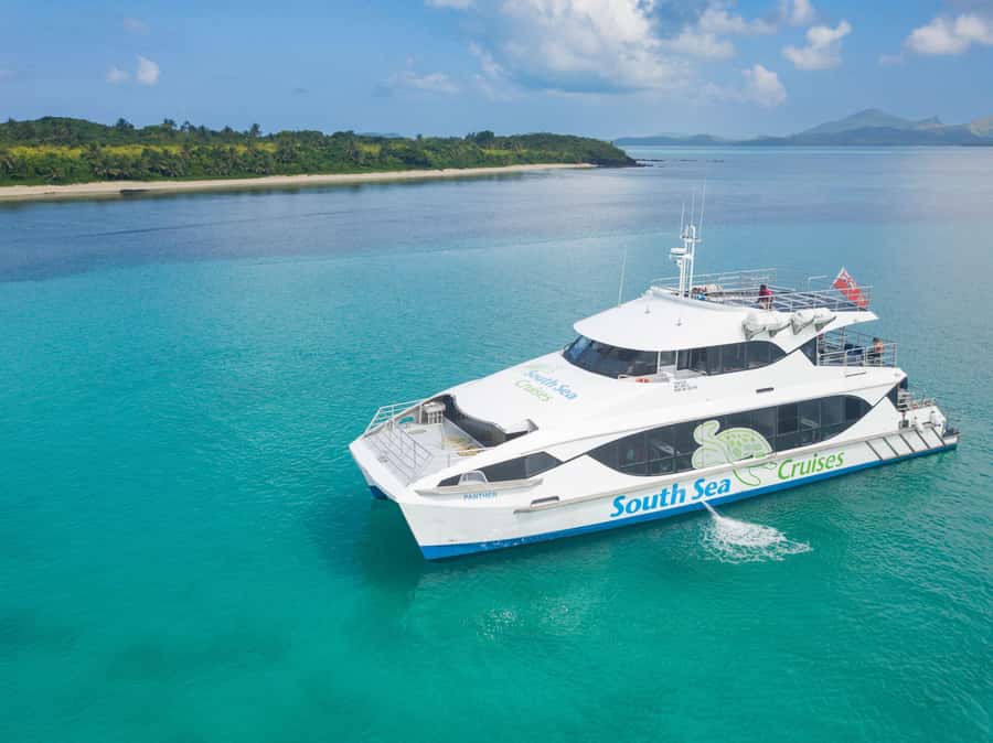 Fiji: Yasawa Islands Explorer Cruise with Lunch - Yasawa Islands by high-speed catamaran: the value is the ride and the views