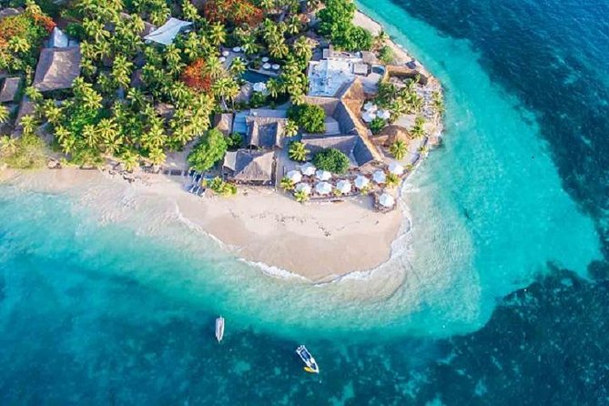 Full Day Castaway Island with Lunch - High-Speed Denarau to Castaway: the easy start