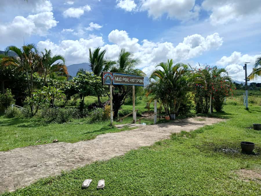 NADI-SABETO: Tifajek Hot Spring and Mudpool Natural Spa - The mud wrap: a practical hands-on therapy moment