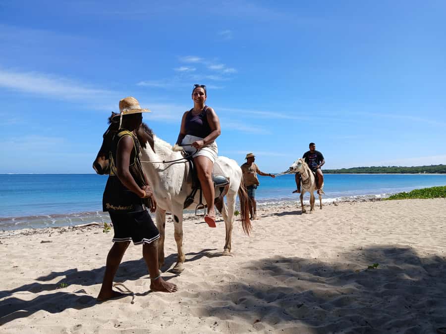 Natadola Beach Tour With Tifajek Mud Pool & Hotspring - Pickup, timing, and how the day flows