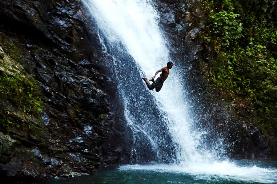 Private Tour: Pacific's Largest Dunes & Famous Waterfall - Baravi Handicrafts & Cafe: Lunch And A Straightforward Market Stop