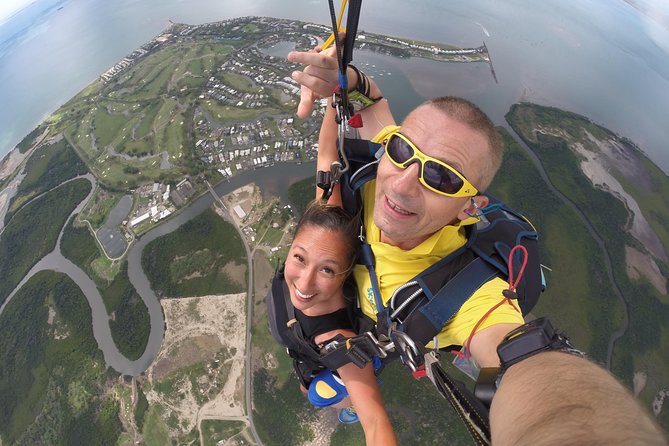 Skydive Fiji Legend 13000ft Tandem Jump (60 seconds free fall) - The scenic flight over Fiji before you jump